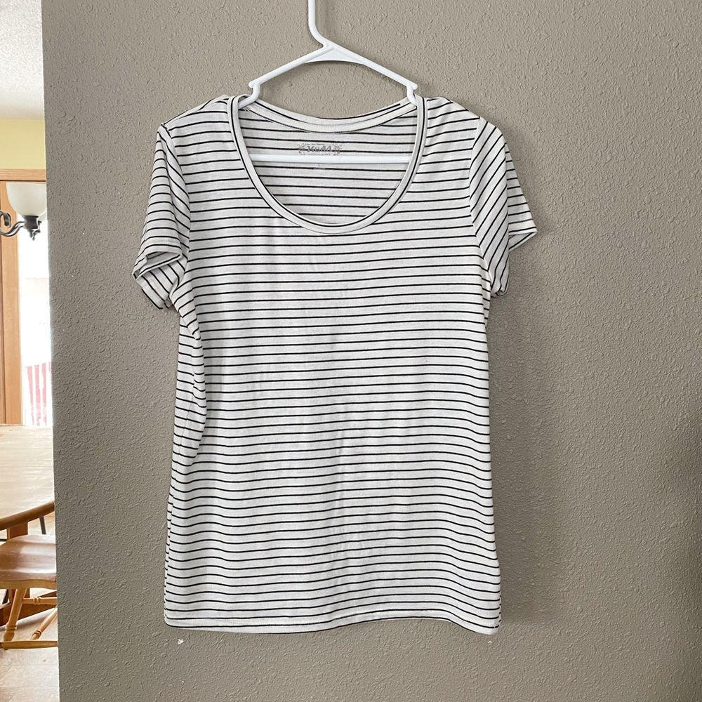 4/$20 Mudd Everyday Tee